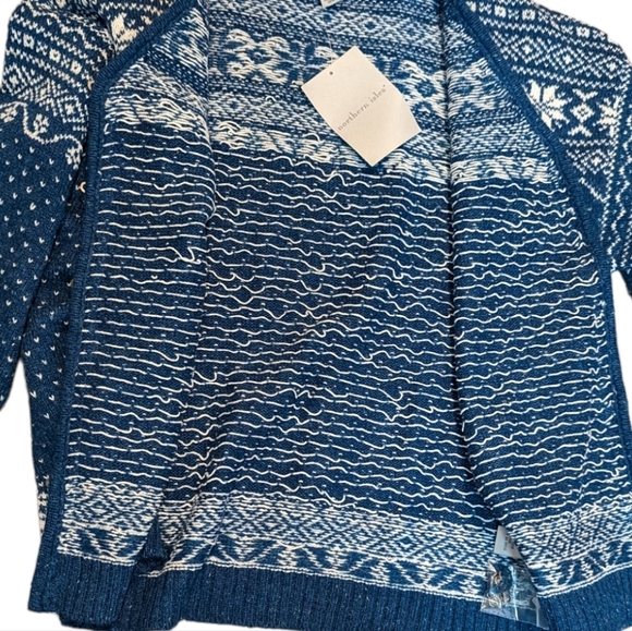 NWT...Northern Isles Wool Blend Sweater with Pewter Clasp..Size XL - Picture 4 of 7